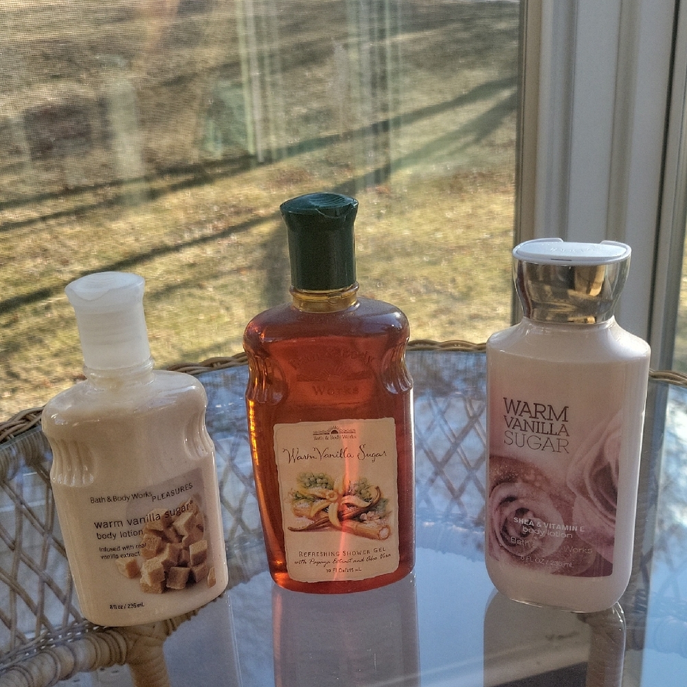 Bath & Body Works Warm Vanilla Sugar Body Lotion and Shower Gel 3 items